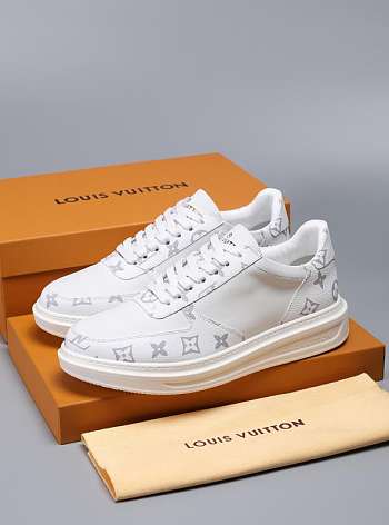 Louis Vuitton LV All White