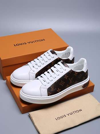 Louis Vuitton White Retro Sneakers