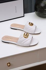 Gucci White Matelassé GG Jolie Sandals - 1