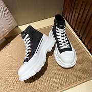 Alexander McQueen Tread Slick Low Lace Up Boots Black White 611706W4MV21070 - 4