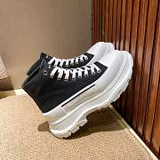 Alexander McQueen Tread Slick Low Lace Up Boots Black White 611706W4MV21070 - 3