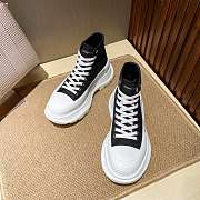 Alexander McQueen Tread Slick Low Lace Up Boots Black White 611706W4MV21070 - 2