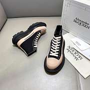 Alexander McQueen Tread Slick Low Lace Up Boots Black Beige - 6
