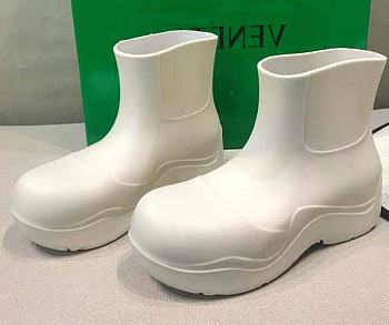 Bottega Veneta Sea Salt Puddle Boots 640045V00P09031