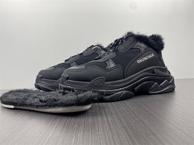 Balenciaga Triple S Sneaker Fur Material Black 668563 W3CQ5 1000 - 1