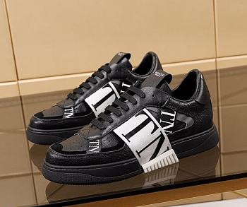 Valentino Garavani VL7N Sneaker in Banded Calfskin Leather Black