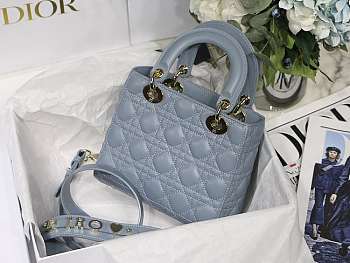 Dior Lady Blue M8013 Size 20 x 16.5 x 8 cm 