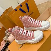 LV SQUAD SNEAKER PINK BOOT - 6