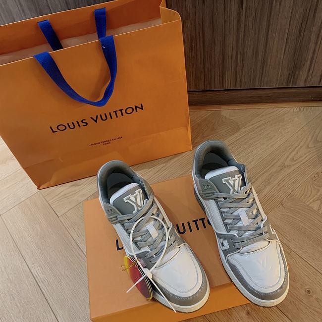 Louis Vuiton Trainer Sneaker - 06 - 1