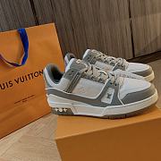 Louis Vuiton Trainer Sneaker - 06 - 5
