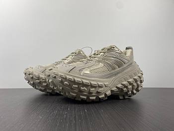 Balenciaga Defender extended-sole sneakers - 685611W2RA6