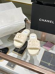 	 Chanel slides 04 - 3