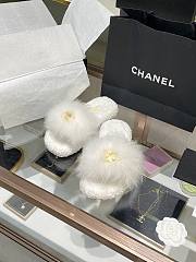 Chanel slides 09 - 3