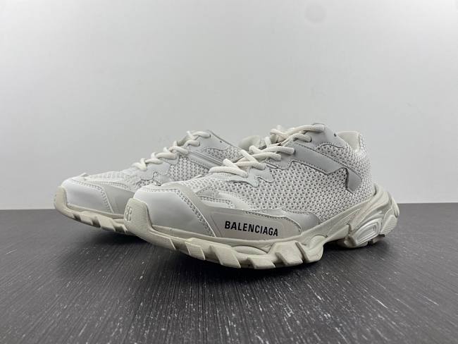 Balenciaga Track 3 Sneaker In White 700875W3RF19010 - 1