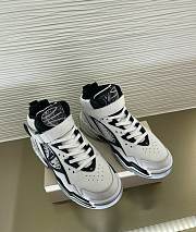 Louis Vuitton Street Style Sneaker 01 - 5