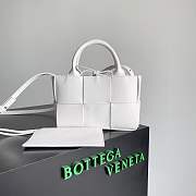 Bottega Veneta Medium Arco Tote Bag White - 1