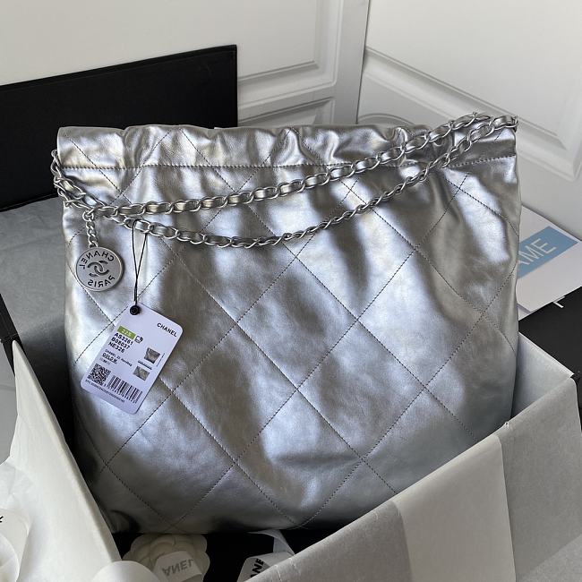 Chanel 22 Handbag Metallic Calfskin & Silver-Tone Metalsilver 39 × 42 × 8 cm AS3261 - 1