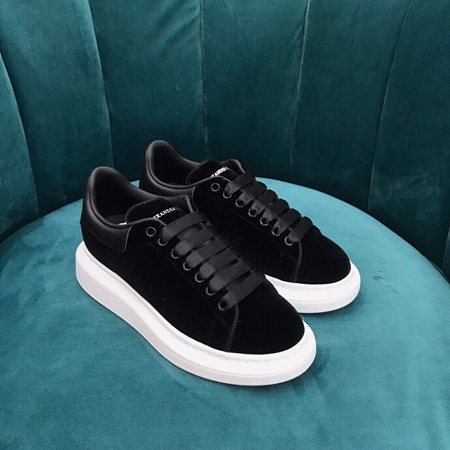 Alexander McQueen Women's Oversized Sneaker In Black Velvet - 1