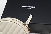Saint Laurent Vinyle Round Camera Bag Chevron Quilted Grain de Poudre Blanc Vintage - 6