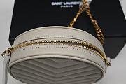 Saint Laurent Vinyle Round Camera Bag Chevron Quilted Grain de Poudre Blanc Vintage - 3