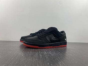 Nike SB Dunk Low Black Pigeon 883232-008