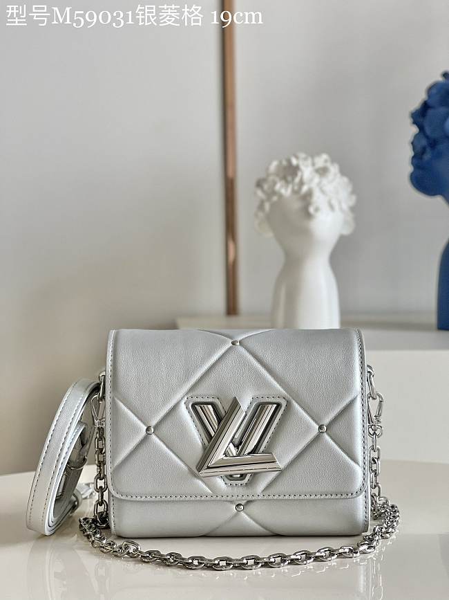 LV M5282 Twist bag  silver diamond 23*17*9.5 - 1