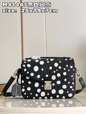 Louis Vuitton M41487  LV x YK Pochette Métis Black and White  25*19*7cm