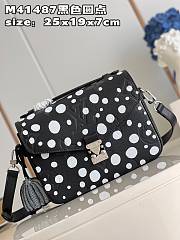 Louis Vuitton M41487  LV x YK Pochette Métis Black and White  25*19*7cm - 5