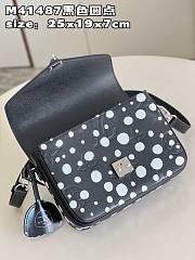 Louis Vuitton M41487  LV x YK Pochette Métis Black and White  25*19*7cm - 4