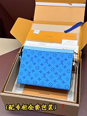 Louis Vuitton  Pochette Voyage bag blue print   27*21*3cm - 1