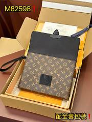 Louis Vuitton Pochette S-Lock brown  bag 28*22.5*3.5cm - 3