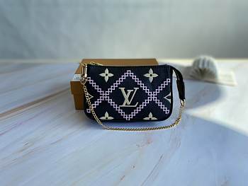 Louis Vuitton  M81140 Mini Pochette Accessoires Monogram Emp  15.5*10.5*4 cm