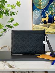 Louis Vuitton  M61692 Pochette Voyage bag black - 1