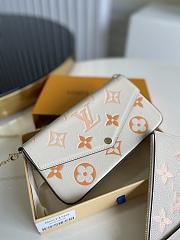 Louis Vuitton M80498  Pochette  By The Pool Off-white chain  21*12*3 cm - 1