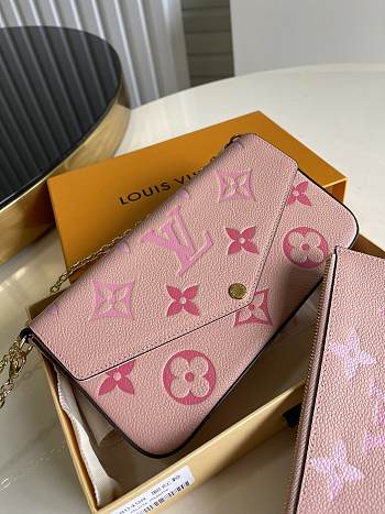 Louis Vuitton M80498  Pochette  By The Pool pink  chain  21*12*3 cm 