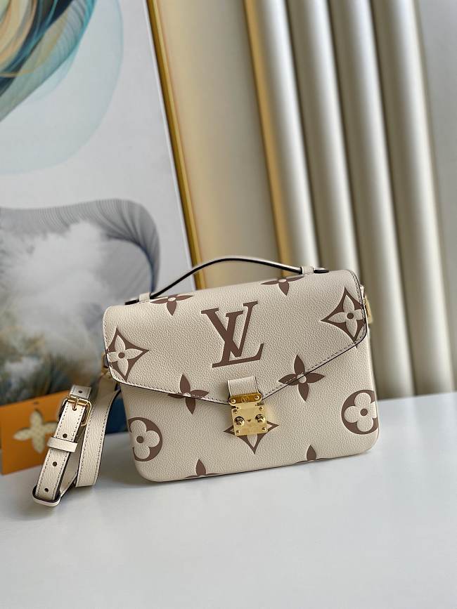 Louis Vuitton  M45773  Pochette Metis Off-white   25*19*7cm - 1