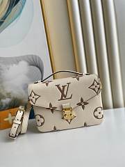 Louis Vuitton  M45773  Pochette Metis Off-white   25*19*7cm - 1