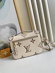 Louis Vuitton  M45773  Pochette Metis Off-white   25*19*7cm - 2