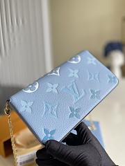 Louis Vuitton M80498 Pochette By The Pool sky blue   chain 21*12*3 cm - 2