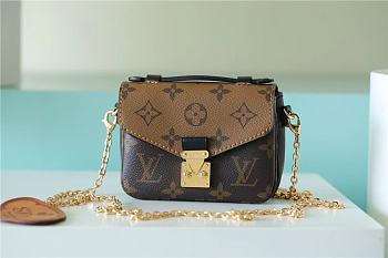 Louis Vuitton  Micro Pochette Métis bag light brown chain   14*11*3.5cm