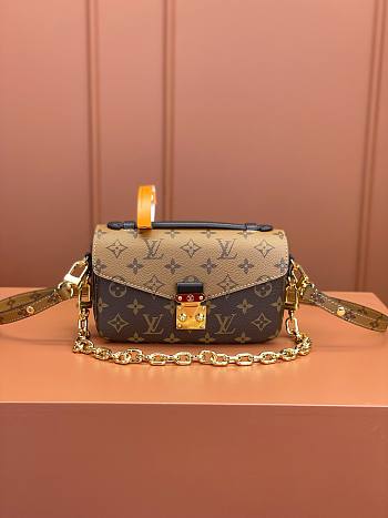 Louis Vuitton  POCHETTE MÉTIS EAST WEST bag  light brown  21.5*13.5*6cm