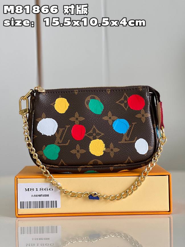 LV x YK Mini Pochette Accessoires M81866 15.5*10.5*4cm - 1