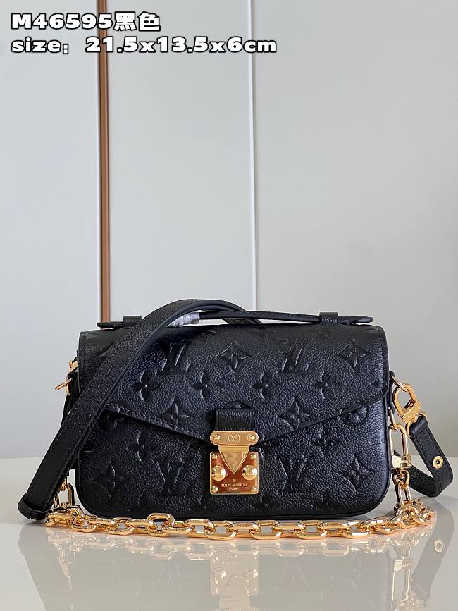 Louis Vuitton M46595  Pochette Métis East West bag  black embossed    21.5*13.5*6cm - 1