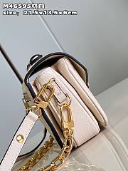 Louis Vuitton M46595  Pochette Métis East West bag  milk white  embossed    21.5*13.5*6cm - 2