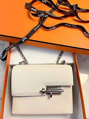 Hermes verrou mininata white chain bag - 4