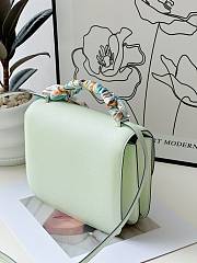 Hermes crossbody lemon green silver lock bag  - 4