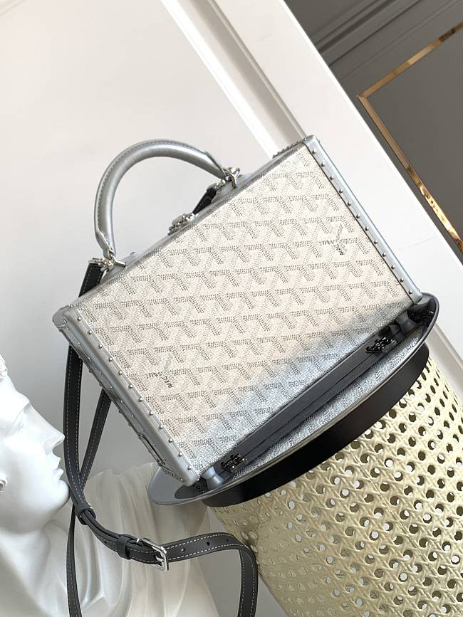 Goyard Grand Hôtel  silver white bag  17*7.7*24.5cm - 1