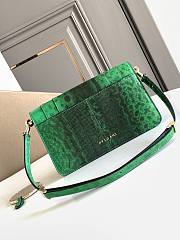 Bvlgari EAST-WEST bag  green 22*15*4.5cm - 2