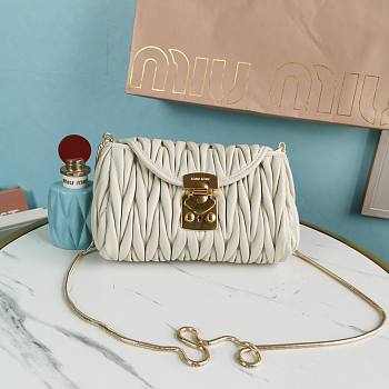 MIUMIU Matelass white  chain bag - 22*13.5*7cm