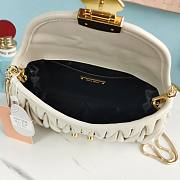 MIUMIU Matelass white  chain bag - 22*13.5*7cm - 2